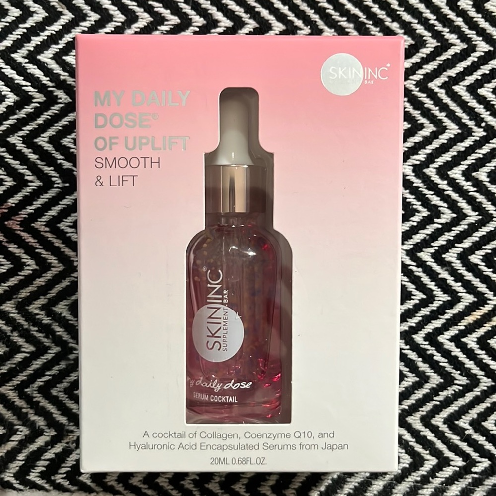 BNIB Skininc smooth and lift